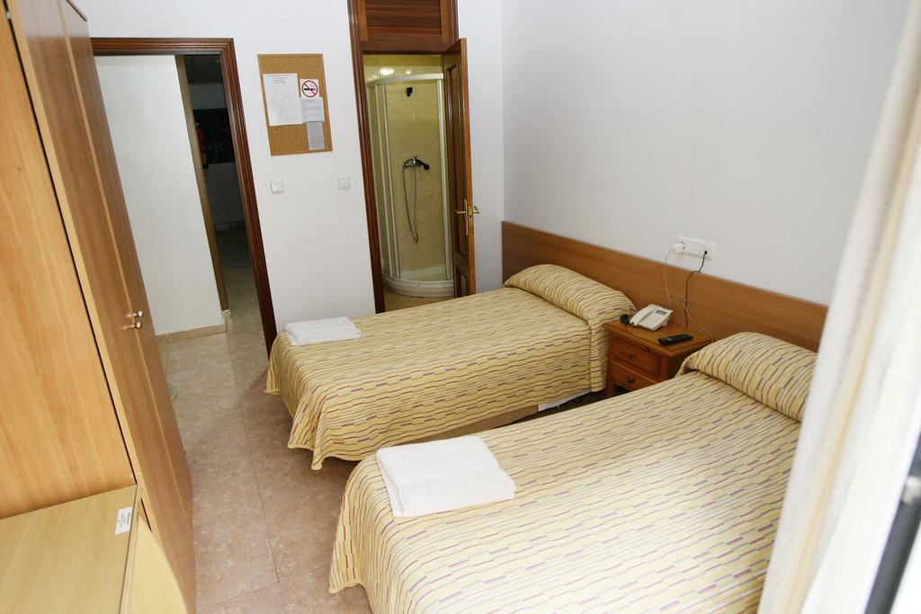 Hostal San Fernando Alicante Exterior foto